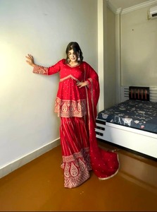 FIL DE VELOURS VISCOSE RICHE SEQUENCE TRAVAIL TOP SHARARA AVEC DUPATTA ROUGE - Product Image 6