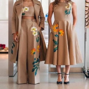 Lanterne élégante et décontractée à la mode pour l'été robes Boho pour femmes robe Maxi de plage de Bohème à imprimé floral en mousseline de soie personnalisée - Product Image 2