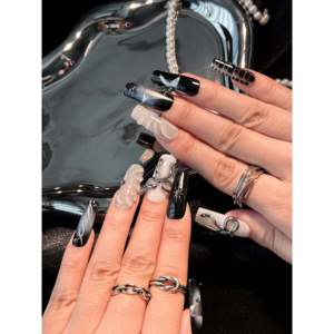 Uñas Postizas Plateadas con Diseño de Lazo, Elegantes Calcomanías para Uñas para Mujer - Product Image 2