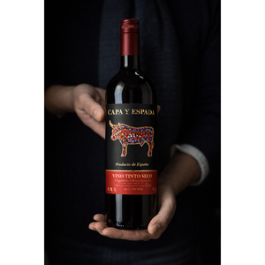 Capa y Espada - Vin rouge sec Tempranillo Garnacha 11% ABV Vin rouge jeune espagnol 750ml - Product Image 2