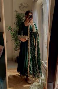 Robes longues décontractées pour femmes en rayonne georgette imprimée avec doublure en coton attachée, Inde - Product Image 5