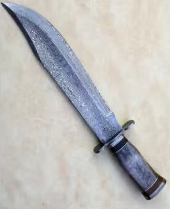 Cuchillo Bowie de Hoja Fija Hecho a Mano |   Cuchillo de Caza para Exteriores con Hoja Curva de Acero Inoxidable con Borde Dentado y Mango de Madera Pulido - Product Image 6