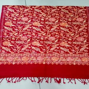 Écharpe longue d'hiver pour femme en acrylique respirant, lourdement brodée, traditionnelle, teinte avec des franges sur les deux côtés - Product Image 2