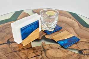 Elegante Servilletero Cuadrado de Madera y Resina, Blanco y Marrón, Hecho a Mano con Gran Calidad y Acabado para Mesa de Restaurante o Cafetería - Product Image 4