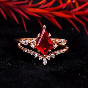 925ห้องปฏิบัติการเงินสเตอร์ลิงสร้างว่าวตัดโกเมนสีแดง14K ชุบทองสำหรับปาร์ตี้แต่งงานเจ้าสาวแหวนเครื่องประดับชั้นดี - Product Image 1