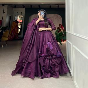 Dernier Designer Chanderi Soie Fait À La Main Fleur Imprimé Lehenga Choli Par FabZone - Product Image 4