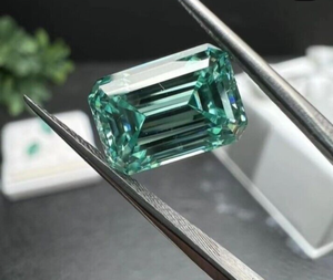 Laboratoire d'émeraude vert supérieur VVS1 Clarity 3 Crt créé 8x10mm 9.25 Moh's Direct Factory Supply - Product Image 1