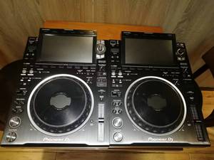 Une paire de platines Pioneer <span class=keywords><strong>CDJ3000</strong></span> d'occasion avec écrans tactiles de 9 pouces, prise en charge des clés USB, des cartes SD et du mode vinyle. - Product Image 2