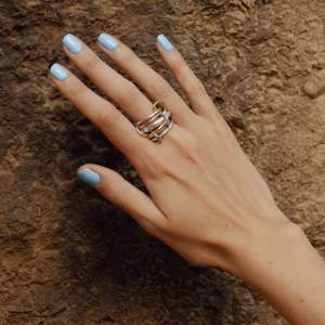 Anillo clásico de oro sólido de 10 quilates con dos tonos unidos, anillo de oro grueso con diamantes de moissanita, regalo perfecto para mamá - Product Image 3