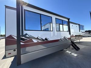 Nouveau 2026 F-o-r-e-s-t R-i-v-e-r C-a-m-p-s-i-t-e E-l-i-t-e 36AK prêt à la vente - Product Image 3