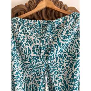 Conjunto de Pijama Tropical Dreaming ODM, 100% Algodón Tejido, Suave y Cómodo para Dormir en Verano, con Botones y Cintura Elástica para Familias - Product Image 3