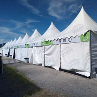 Gazebo triangulaire automatique 5x5m avec structure en aluminium et couverture en PVC, résistant au vent jusqu'à 100 km/h, idéal pour les événements en extérieur, capacité 3-8 personnes