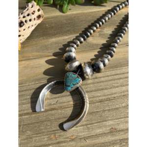 Collier Azelia Lewis Squash Blossom en turquoise et moissanite avec chaîne à maillons motif « Montagne Orageuse » en argent sterling - Product Image 3