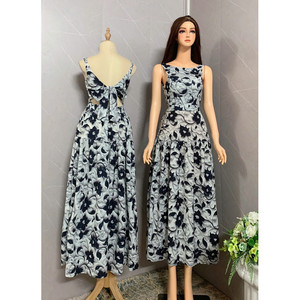 Vestido de noche de seda polivinílico floral Rosa clásico - Product Image 6
