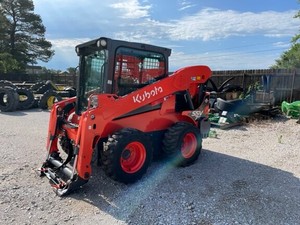 Cargadora compacta Kubota SSV75 con ruedas y cucharón frontal para agricultura y construcción en venta - Product Image 4
