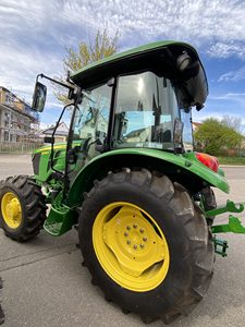 Tracteurs John Deere 5058E d'occasion avec cabine, bon état, à vendre - Product Image 6