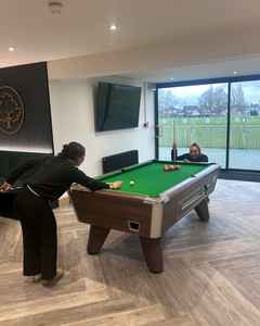 Table de billard en ardoise naturelle et bois massif, moderne et luxueuse, de 9 et 8 pieds, avec table de ping-pong intégrée et ardoise naturelle de luxe massif. - Product Image 4