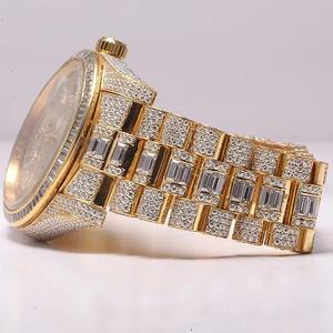 Reloj Unisex con Cristal de Moissanita y Diamantes, Chapado en Oro de 18K, Pantalla LCD, Movimiento de Cuarzo de 40MM, Engaste Baguette |   Joyería Hip Hop de Alta Gama - Product Image 2