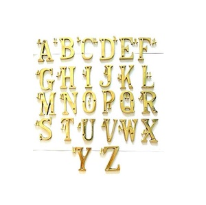 Lettres en laiton personnalisées de qualité supérieure, alphabet décoratif fait main pour la décoration de maisons de luxe, les hôtels, les complexes hôteliers et les projets d'aménagement intérieur - Product Image 1