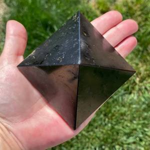 Elegante Pirámide de cristal de turmalina negra de alto pulido, Ágata Natural, piedra preciosa tallada, amor curativo, artesanías de piedra semipreciosa - Product Image 6