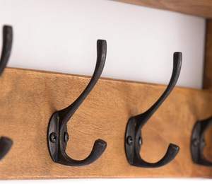 Cintre en bois de qualité supérieure pour l'affichage et le rangement des vêtements, cintre en bois traditionnel avec un aspect de grain de bois naturel - Product Image 2