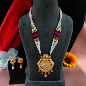 Ensemble de pendentifs mala en perles et dorées Chaîne de perles brillantes Charme et grâce intemporels Parfait pour les occasions traditionnelles et modernes - Product Image 1