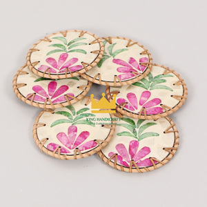 Precio barato colorido Shell aislamiento térmico taza de té Mat hecho a mano ratán Anti-escaldado posavasos de escritorio exquisito patrón de flores - Product Image 3