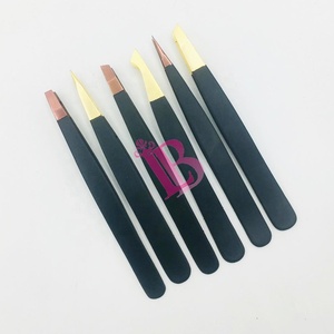 En gros : Pinces à sourcils, Ciseaux à ongles à ressort à pointe dorée, Pinces à cils avec impression sur papier, Ensemble de pinces à logo personnalisé gratuit - Offre Expo de Mars - Product Image 1
