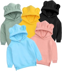 Sudaderas ecológicas para niños hechas con telas suaves y sostenibles con un estampado personalizado, seguras para pieles sensibles, cómodas y transpirables. - Product Image 1