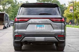 Lexus LX 600 2024 Usado, Motor V6 Twin-Turbo, Tracción en las Cuatro Ruedas, Automático, 8L, Volante a la Izquierda, Asientos de Cuero, Cámara Trasera, Paquete de Apariencia, Sin Modificar - Product Image 2