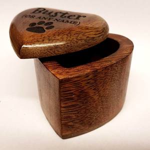 Urna de madera para mascotas para Token Ashes Dog Cat Ataúd de cremación personalizado Grabado a medida Mango Madera Grabado con láser - Product Image 5