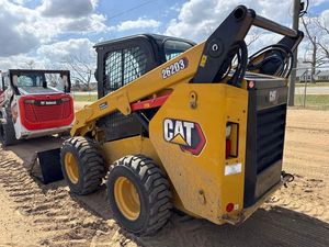รถตักล้อยาง Caterpillar 262D3 ปี 2023 มือสอง พร้อมเครื่องยนต์และเกียร์ Cummins ประสิทธิภาพสูง รับประกัน 4 ปี ราคาถูก ขาย - Product Image 3