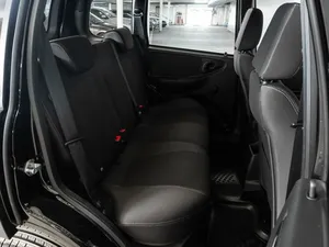 Niva Travel I Restyling 2026 (VAZ) - Faible kilométrage, moteur silencieux, transmission automatique, toit ouvrant panoramique, phares LED - Product Image 4