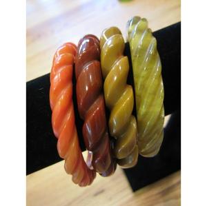 Bracelets en résine imperméables de créateur pour femmes, finition lisse, look tendance, bijoux fantaisie, couleurs personnalisées, style ethnique, désinfectant pour les mains - Product Image 3