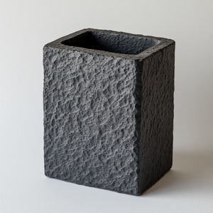 Ensemble d'accessoires de salle de bain robustes, conçus pour une utilisation longue durée, offrant une construction solide, une texture lisse et un métal écologique. - Product Image 3