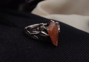 แหวนเงินแท้ 925 ประดับพลอยซันสโตนทรงว่าว ตัวเรือนแบบหนามเตย งานแฮนด์เมด เครื่องประดับพลอย ขายส่ง รับสั่งทำ - Product Image 4