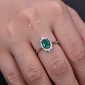Anillo de Esmeralda cultivada en laboratorio de corte ovalado de 6*8mm en plata de ley 925 anillo de piedras preciosas verdes anillo de plata de piedra natal de mayo - Product Image 4