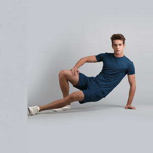 Conjuntos a juego Pantalones cortos de verano y camiseta Conjunto de cuello redondo Trajes de coral 2 piezas con ropa deportiva con logotipo personalizado - Product Image 6