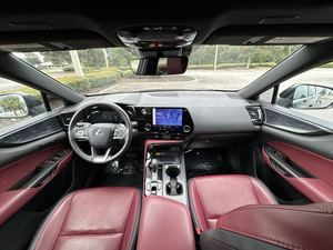 Disponible Lexus NX 250 Premium FWD 2024 Negro Usado, Volante a la Izquierda, Asientos Calefactados, Asientos de Cuero, Transmisión Automática, Ruedas de Aleación - Product Image 4