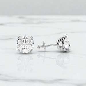 Pendientes Clásicos de Moissanita con Corte Redondo y Cierre de Rosca, Joyería de Lujo en Plata de Ley 925 con Baño de Oro y Rodio, Pendientes Solitarios - Product Image 4