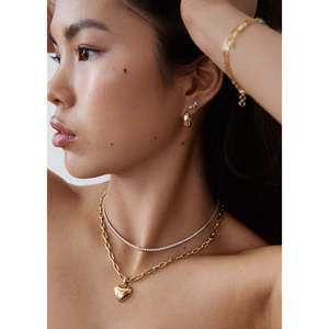 Colgante de Oro 'Cerca de mi Corazón', Dijes y Colgantes Finos - Product Image 2