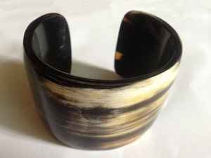 Brazalete de cuerno de Búfalo Blanco Natural pulido para mujeres y niñas, joyería de moda con collares de cadena de piedra de perla, precio bajo - Product Image 2