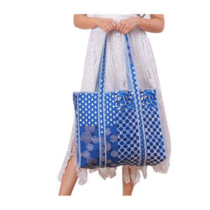 Bolso Tote de Algodón Azul Hecho a Mano con Estampado, Estilo Indio Acolchado, con Cierre Abierto, Bolso de Mano Moderno para Mujer para Ir de Compras - Product Image 1