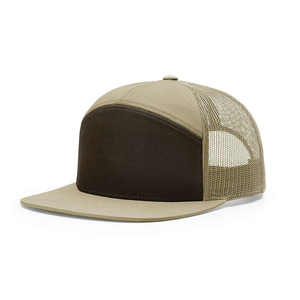 Casquette de camionneur à rayures athlétiques personnalisable, maille bicolore et logo en nylon pour un usage décontracté - Product Image 6