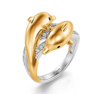 แหวนเงินสเตอร์ลิงรูปโลมาประดับเพชรเซอร์คอนชุบโรเดียม Jeulia Golden Embrace Dainty Dolphin - Product Image 1