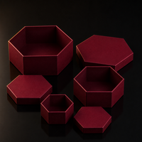 Boîte cadeau hexagonale rigide bordeaux, emballage en papier de luxe, insert personnalisé pour bijoux