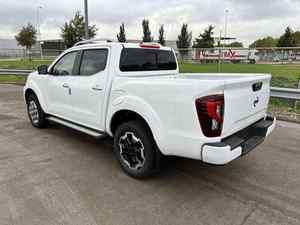 Camioneta Navarra Smart R21 Automática Usada de 2022, Sin Accidentes, 50001-75000 Millas, Asientos de Cuero, Techo Corredizo - Product Image 5