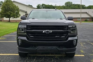 (F&2) Chevrolet Silverado 1500 LT 4x4 Usada del 2018 - Product Image 2