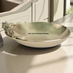 Bol fantaisie en métal d'art le plus luxueux au design unique Support design tigre doré Pièce maîtresse Bol en verre japonais - Product Image 2