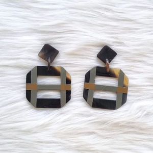 Boucles d'oreilles créoles classiques de style ethnique, faites à la main, écologiques, en corne de buffle, look luxueux et mignon, pour oreilles sensibles, artisanat naturel à prix réduit - Product Image 1